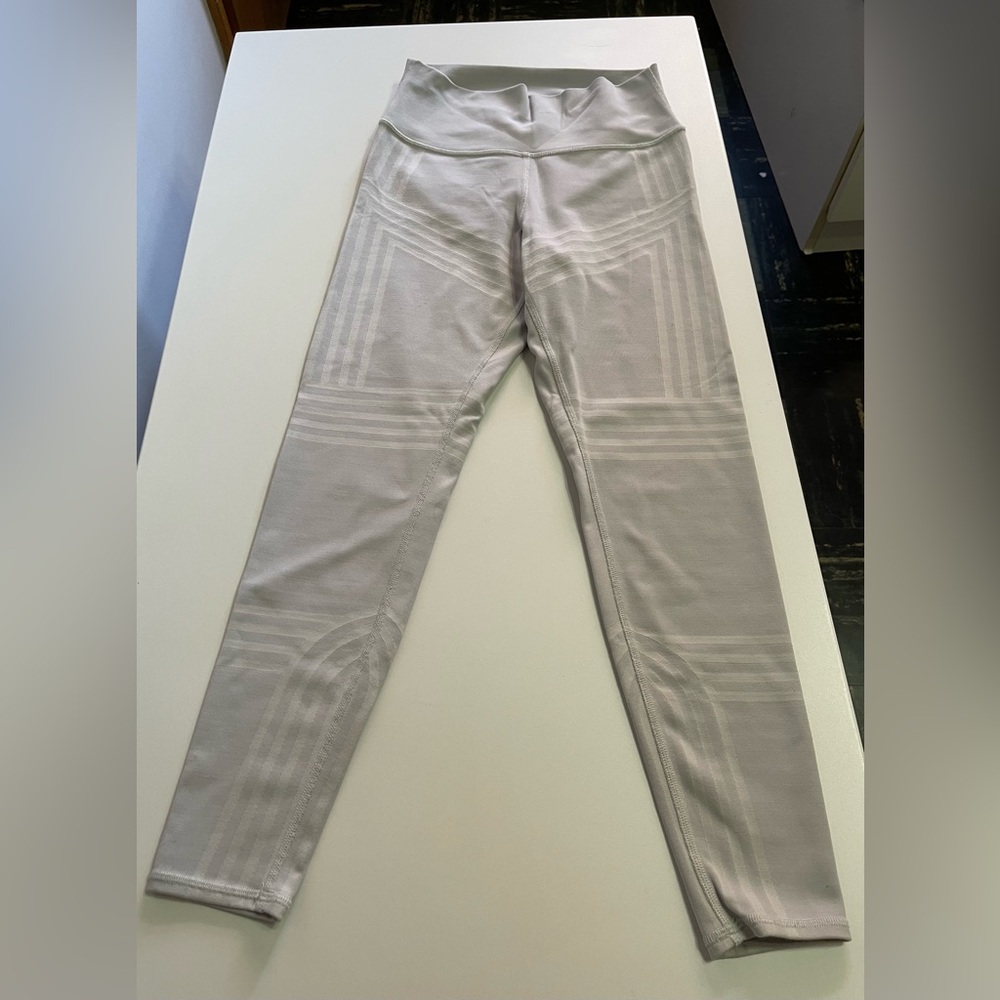 Women’s ALO grey patterned 7/8 Legging Size M